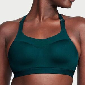 Victoria’s Secret Incredible Lightweight Maximum Support sport bra Green